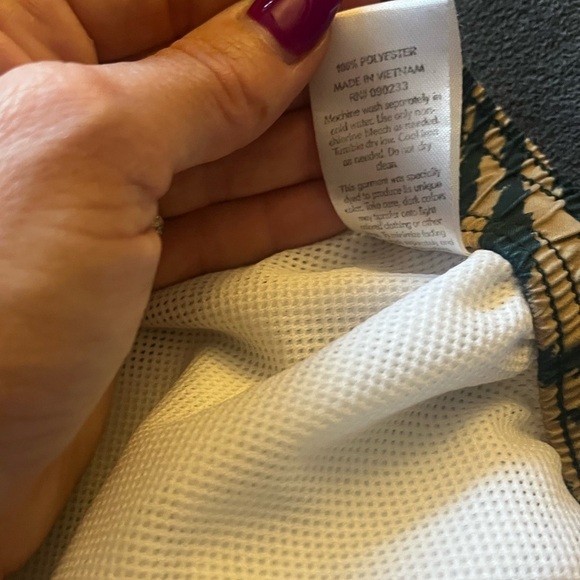 Men’s PacSun Warp 4.5" Swim Trunks Board Shorts Large Green Gold Waves Wavey - Picture 15 of 15